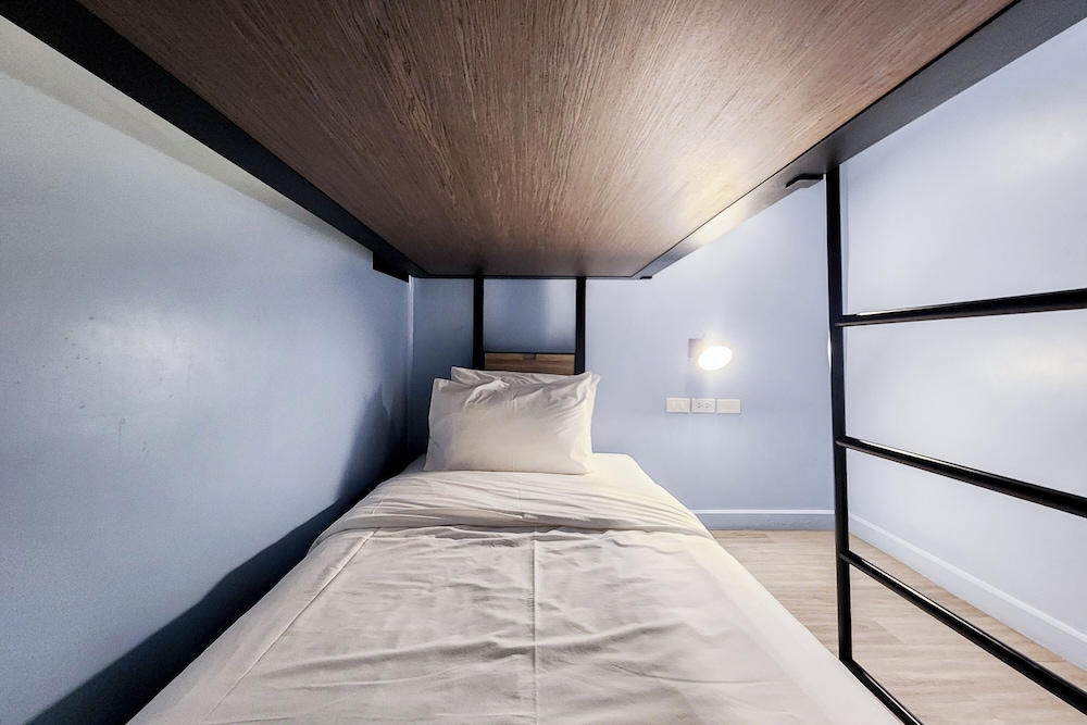 Simply Twin Room no Window photo 2