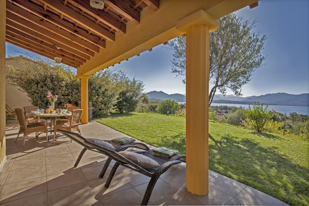 Two-Bedroom Mini Villa - Sea View photo 2