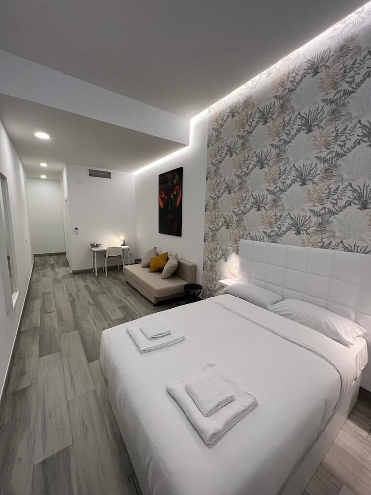 Family Quadruple Room, Accessible (Paris) photo 2