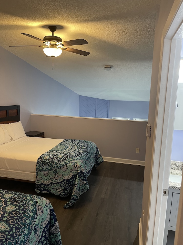Premium Loft, 1 Bedroom, 2 Bathrooms, Lakeside photo 3