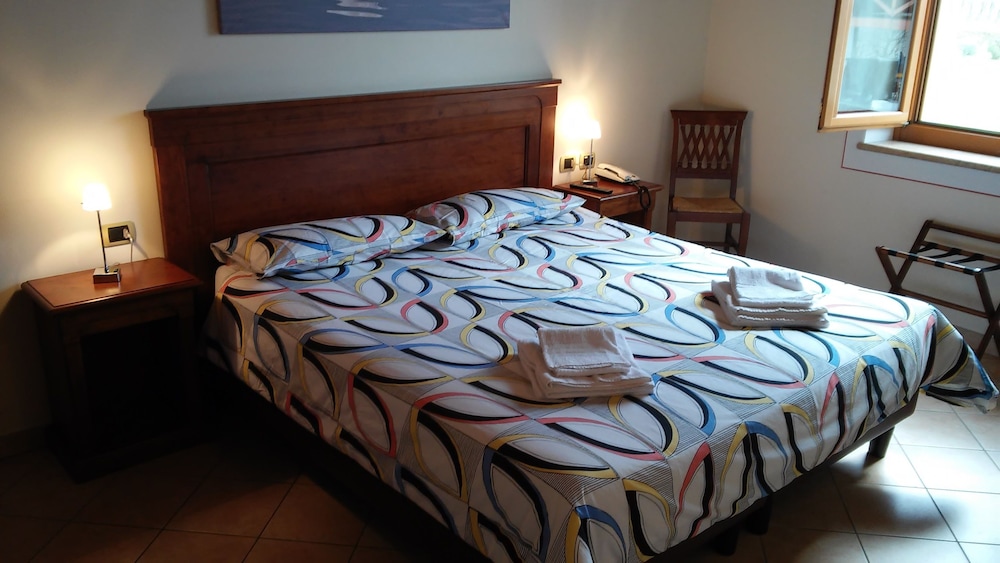 Double or Twin Room photo 3