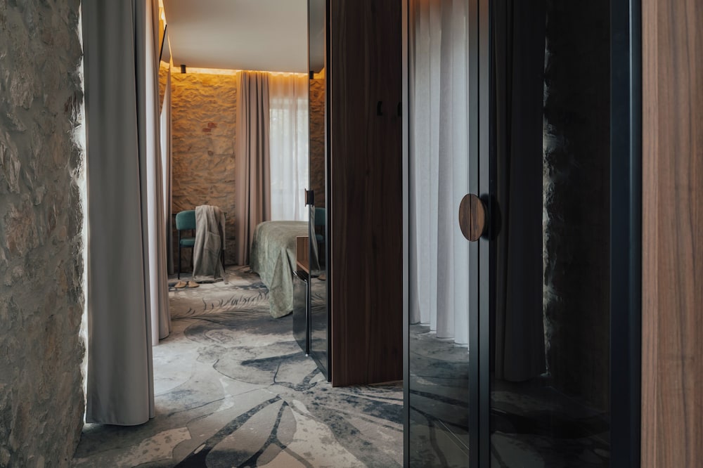 Deluxe Double or Twin Room, Garden View
