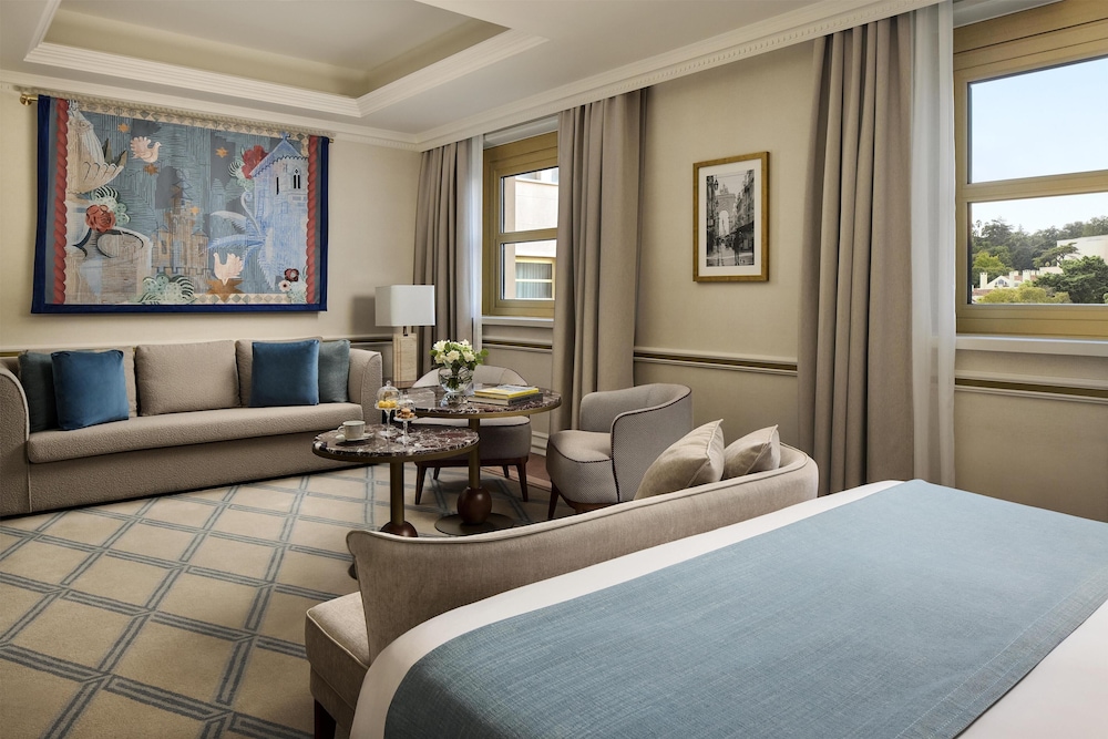 Junior Suite (Signature Extra Bed 3 Adults)