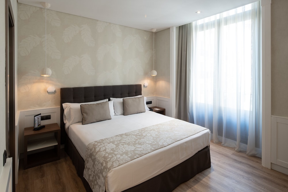 Double Room - Photo 3