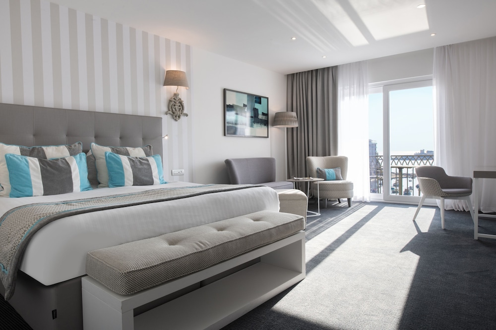 Junior Suite, 1 Double Bed, Sea View