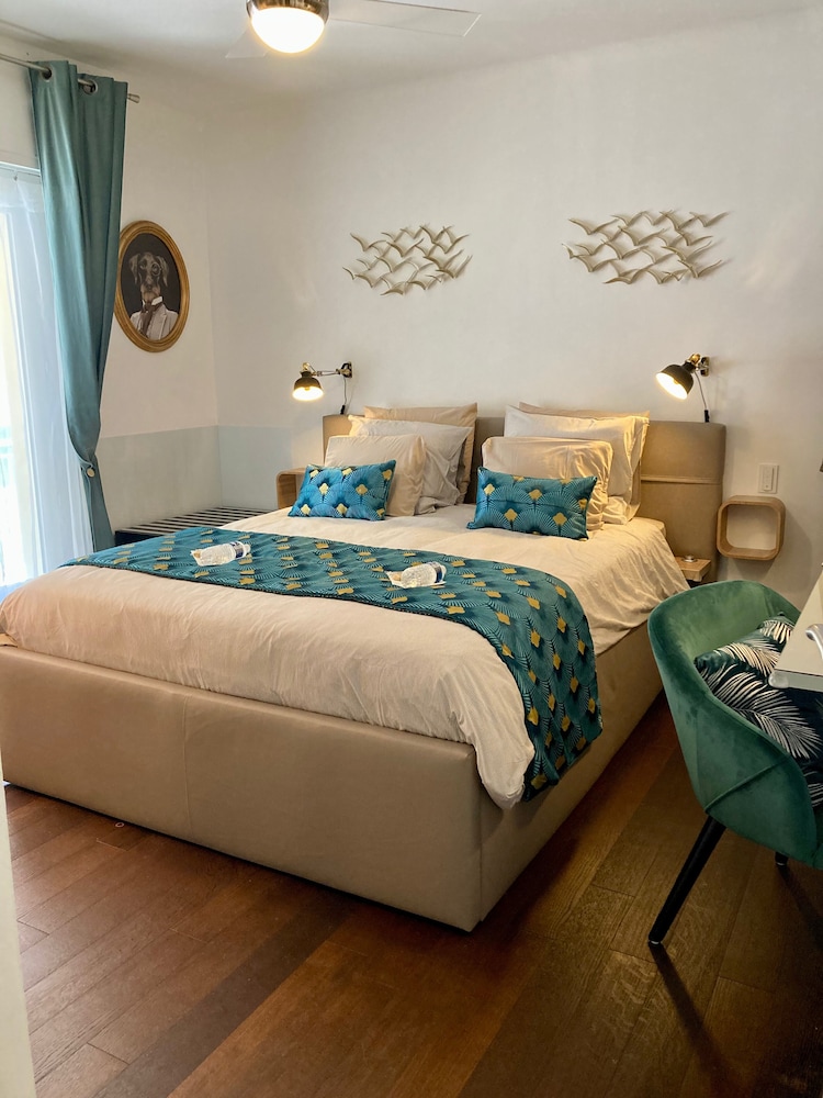 Superior Double Room (Jean Dujardin)
