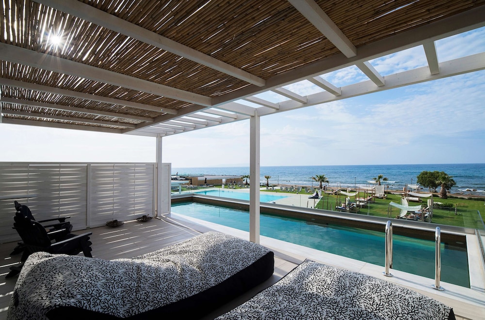 Suite, Pool Access, Sea View