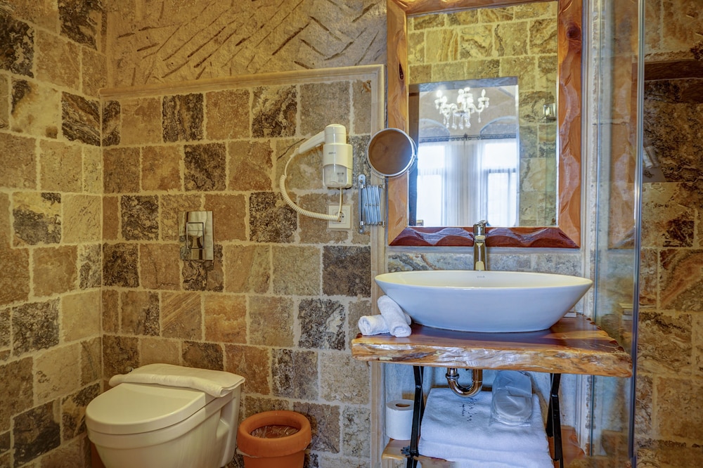 Double Arched Room - Photo 13