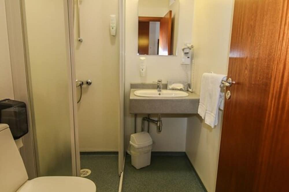 Twin Room - Photo 5