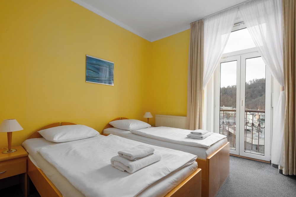 Superior Double Room, Balcony, City View - Photo 4