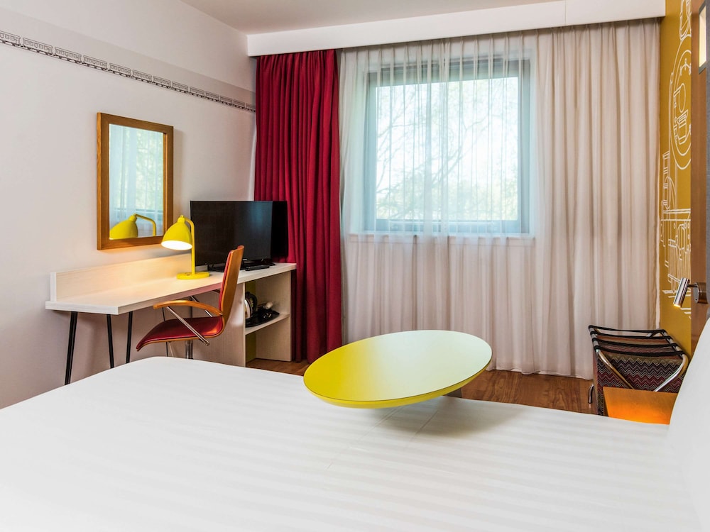 Room, 1 Double Bed (The Queen) - Photo 6
