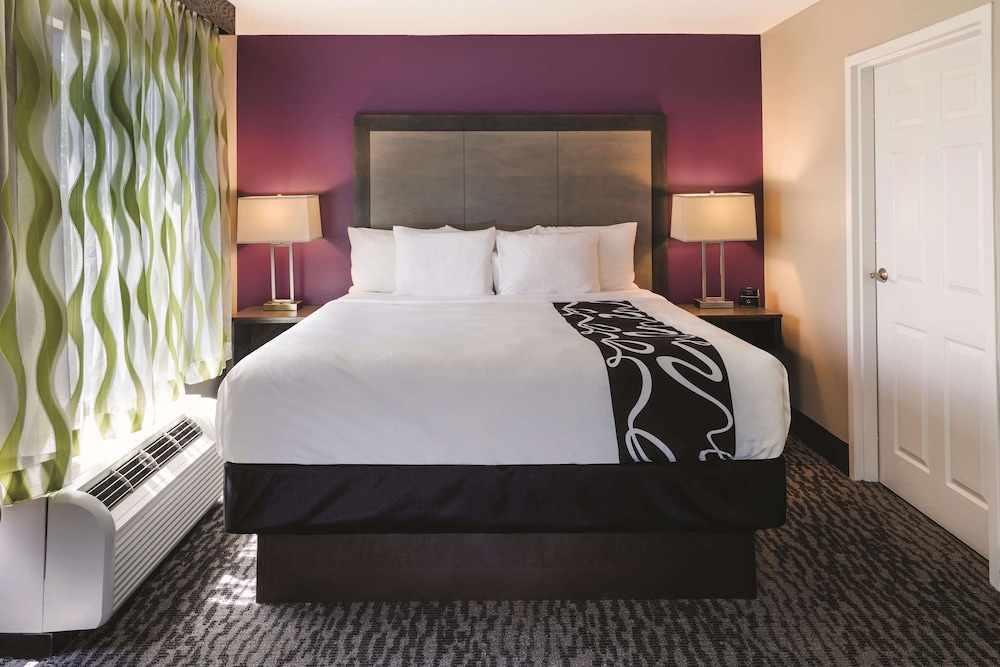 Room, 1 King Bed, Non Smoking - Photo 1
