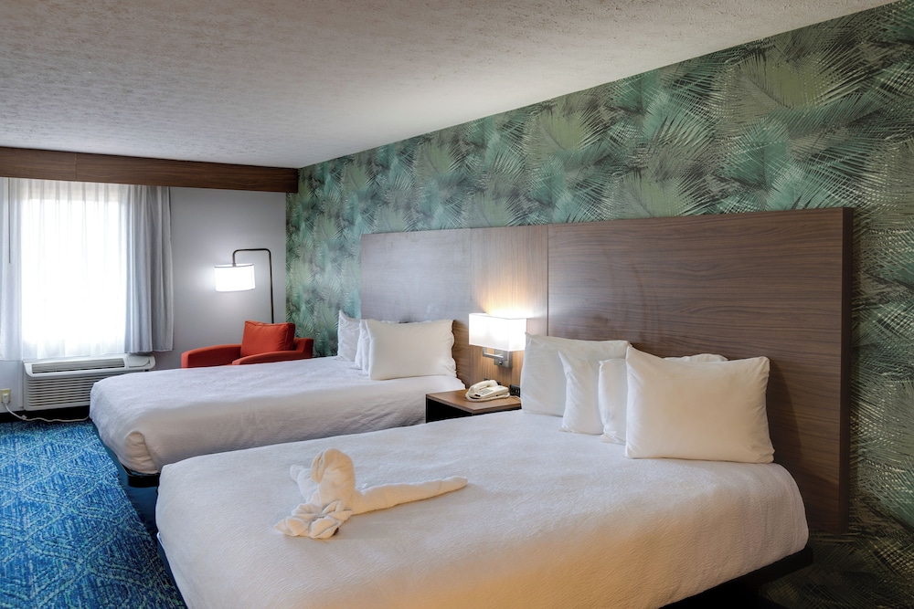 Room, 2 Queen Beds, Kitchenette photo 3