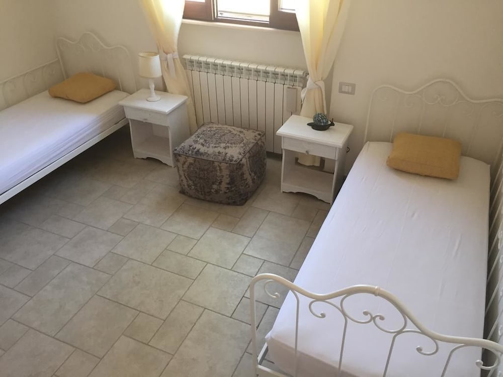 Double Or Twin Room, Shared Bathroom photo 2