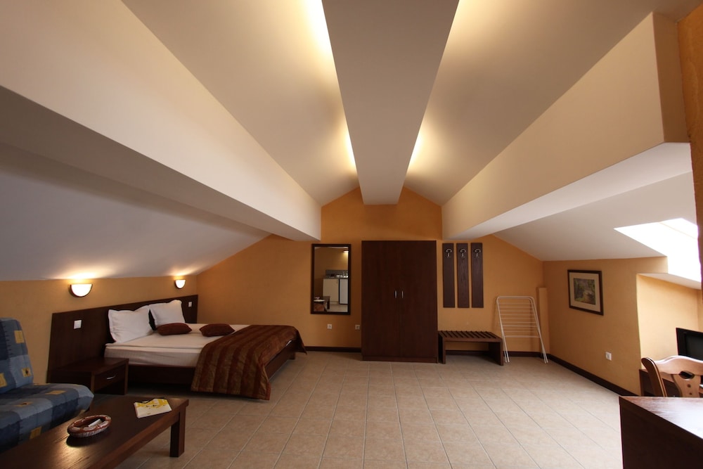 Standard Double Room, 1 Queen Bed, Non Smoking photo 1