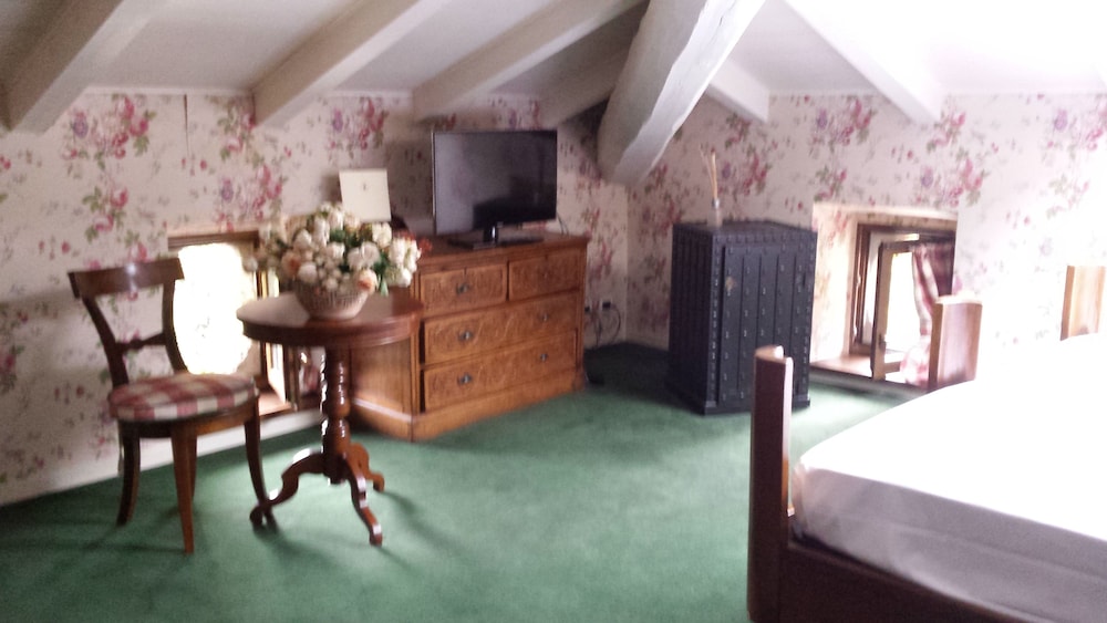 Standard Double Room - Attic photo 2