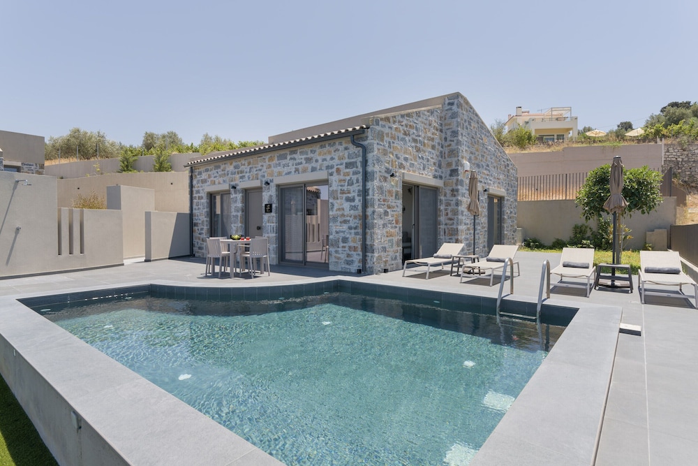 Villa, Smoking