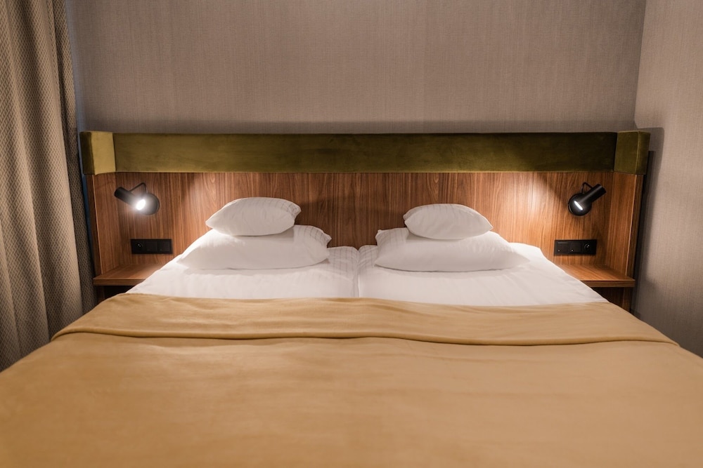 Standard Double Room - Photo 9