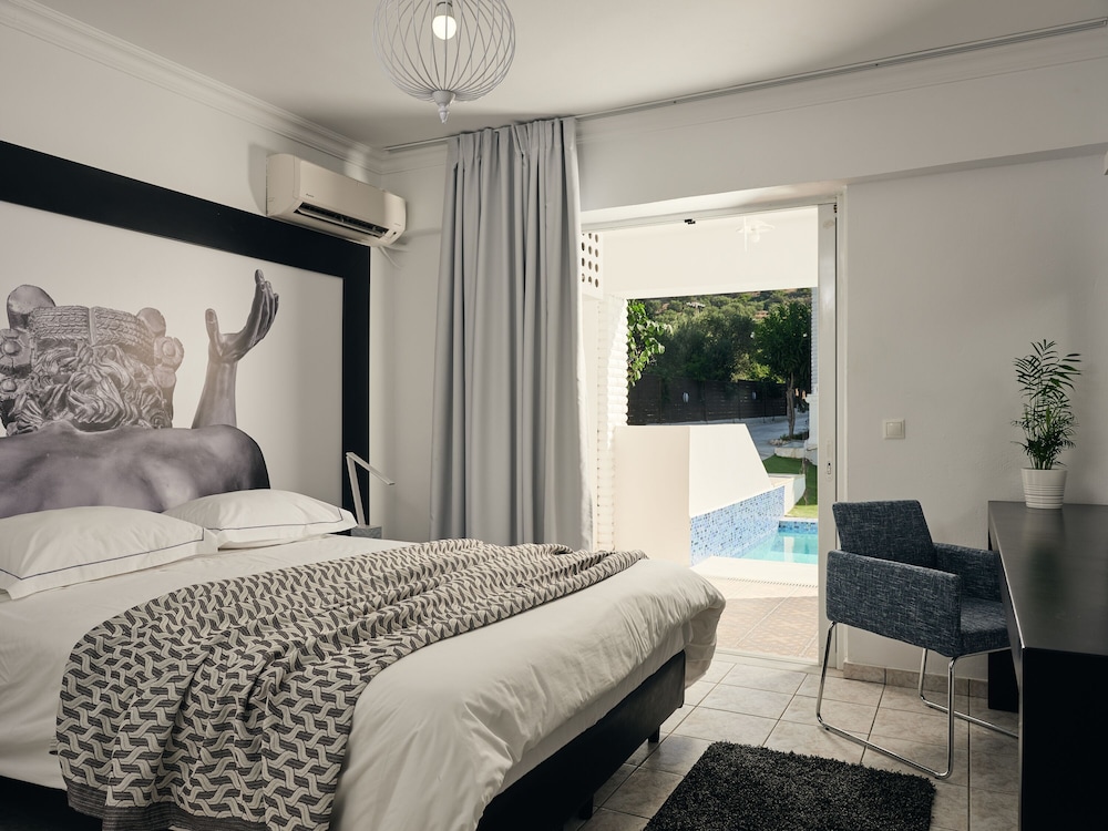 Suite, Private Pool (Master) - Photo 2