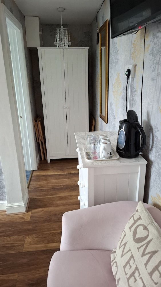 Economy Triple Room, Ensuite, Courtyard View (Hartleyburn ) photo 3