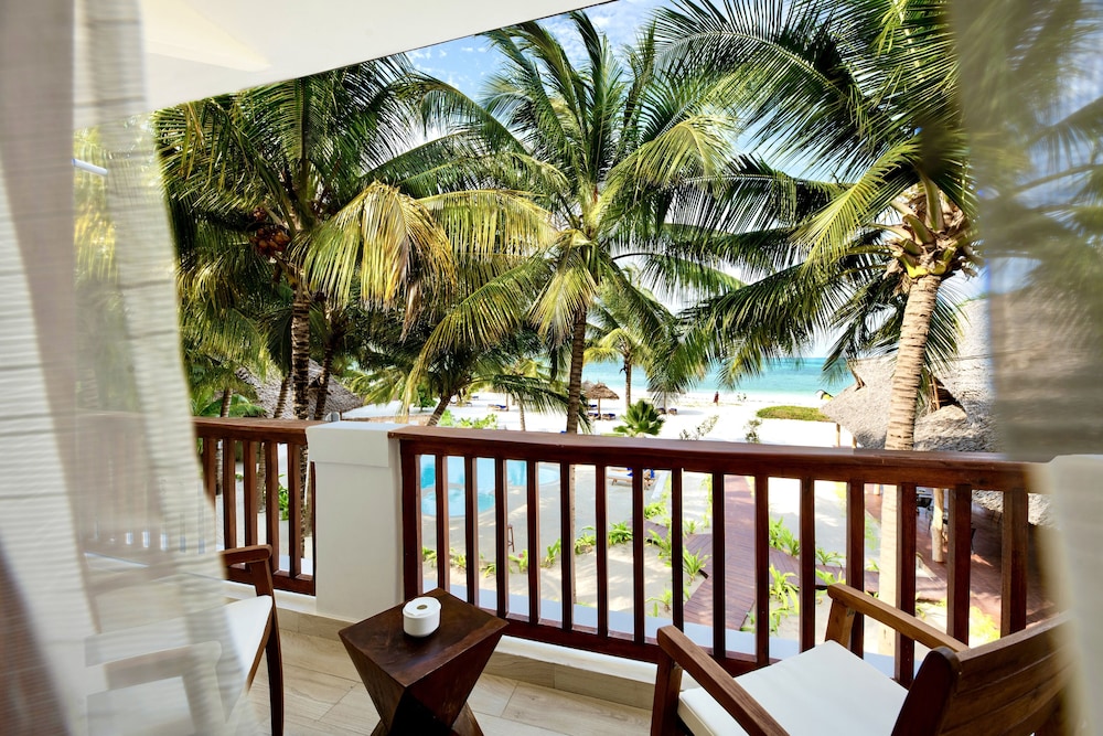 Deluxe Room, Ocean View - Photo 19