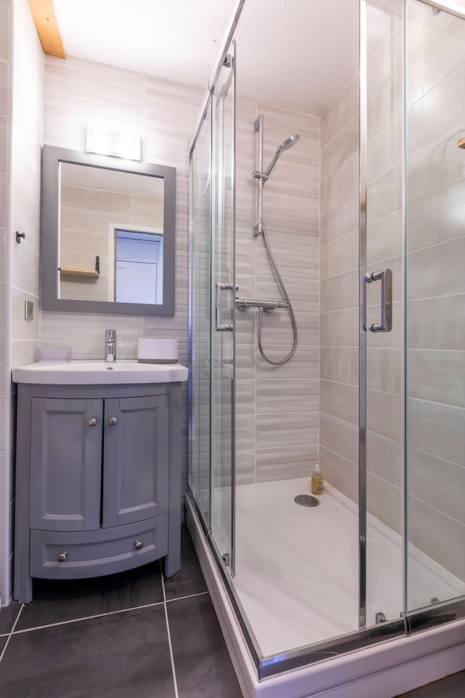 Studio, Ensuite, Mountain View ( -NECOU 306) photo 3