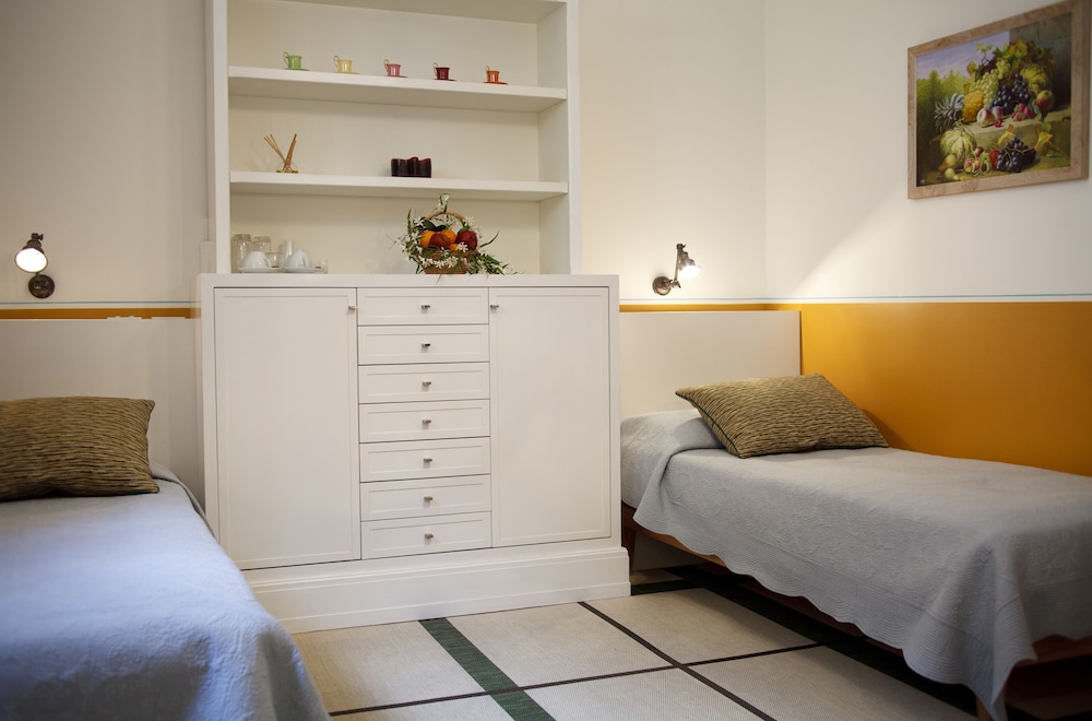 DELUXE DOUBLE OR TWIN ROOM (suite Spagna) photo 1