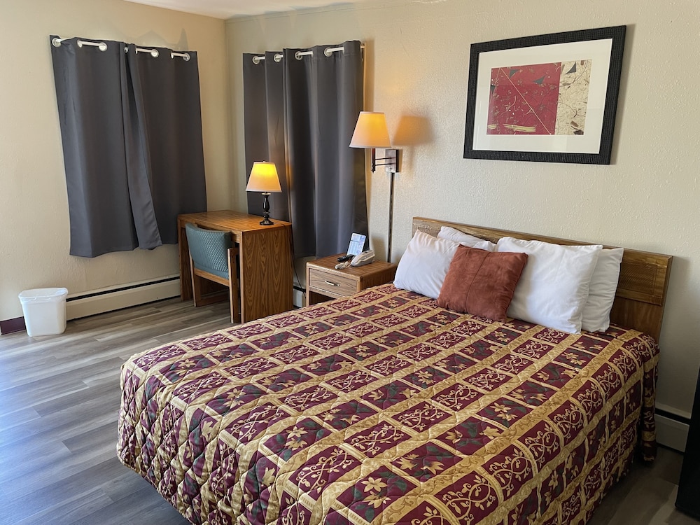 Standard Room, 1 Queen Bed photo 1