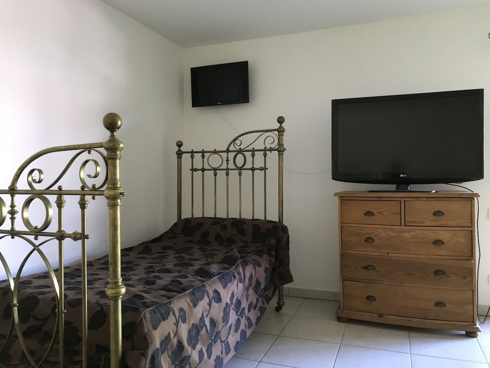 Suite, 1 Queen Bed, Non Smoking photo 1