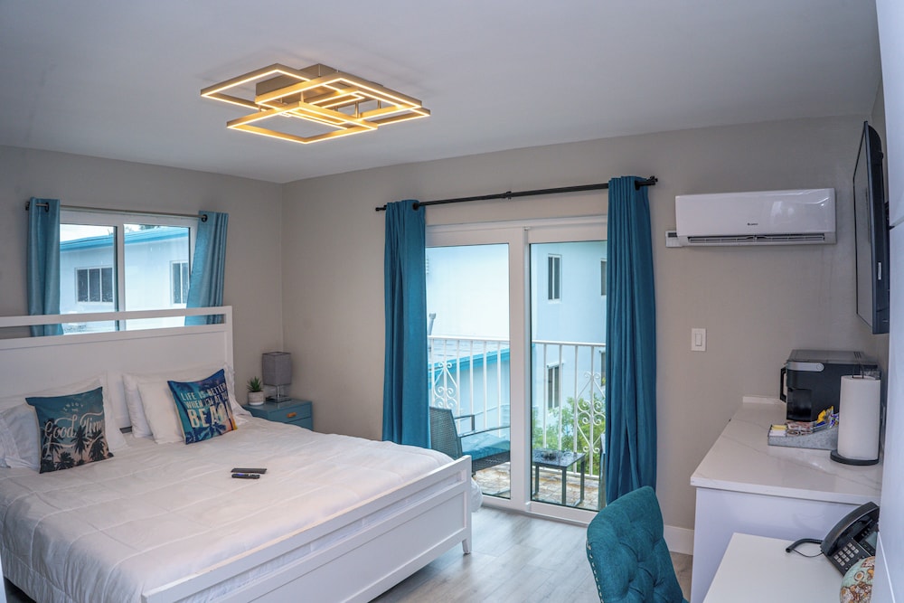 Premium Single Room, Partial Ocean View photo 3