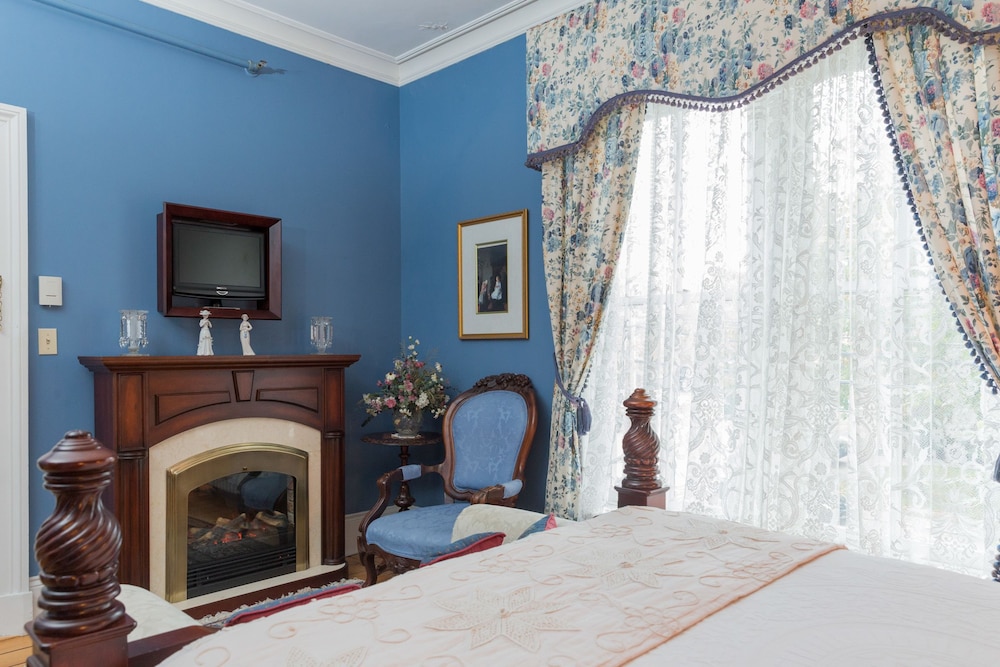 Signature Room, 1 Queen Bed photo 2