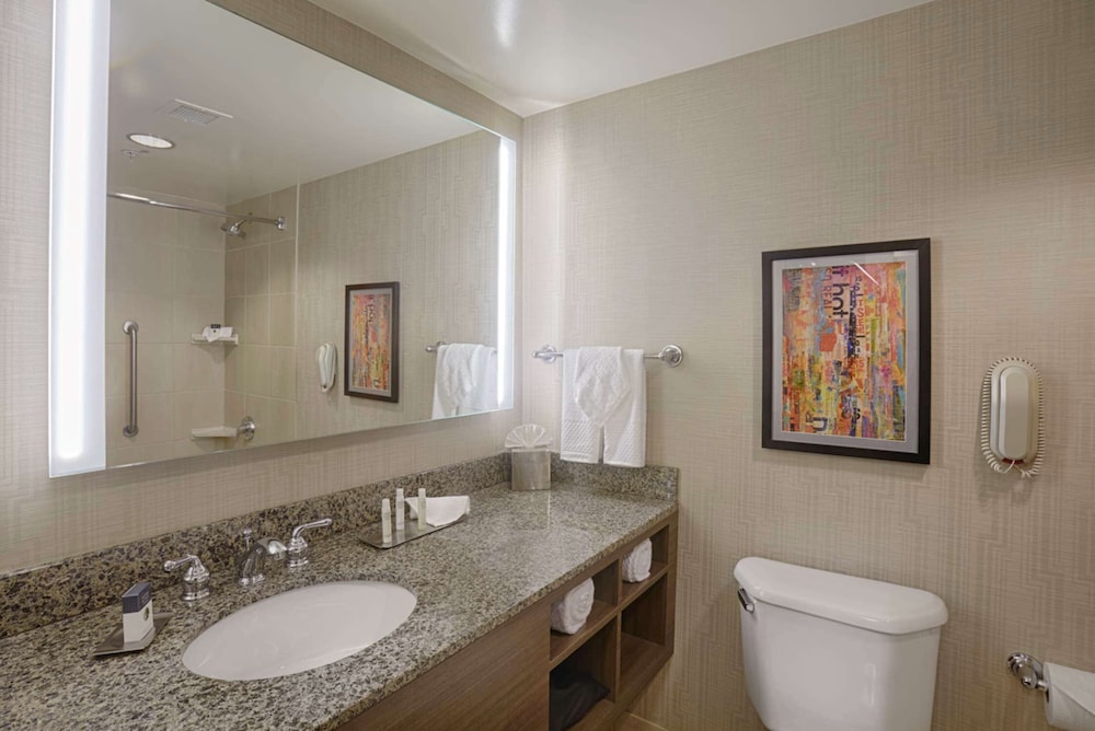 Two Room Suite - King Bed - Photo 4