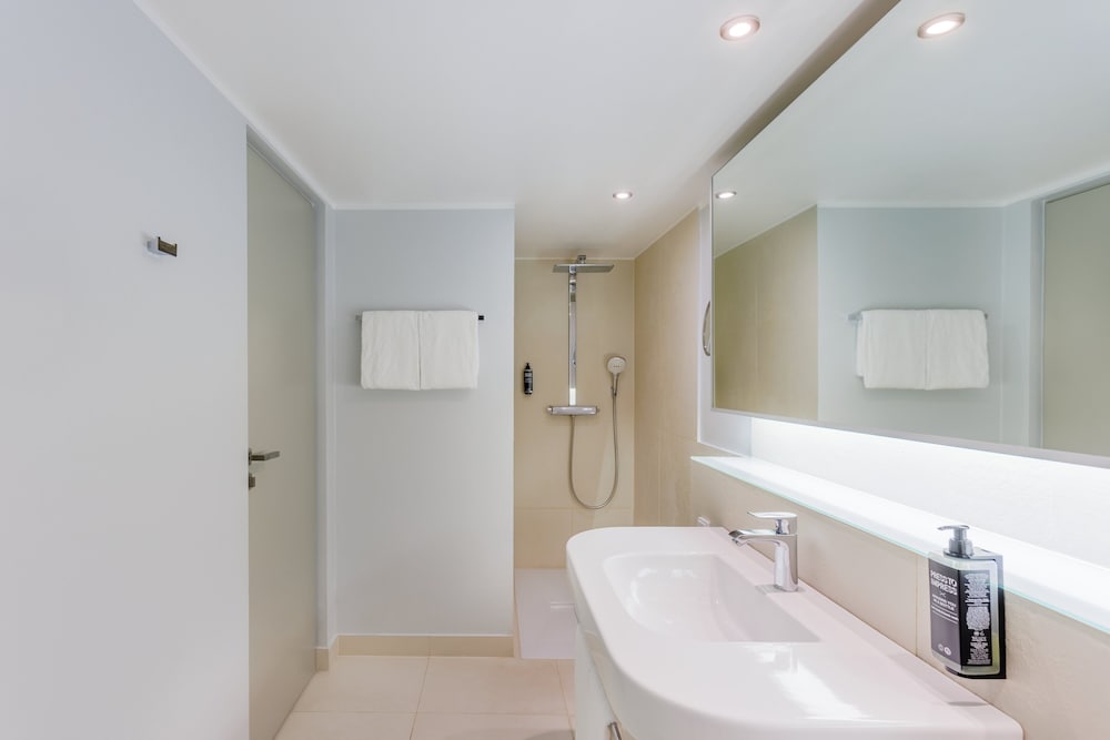 Premium Room, 1 Double Bed with Sofa bed, Sauna (Newly Designed) - Photo 2