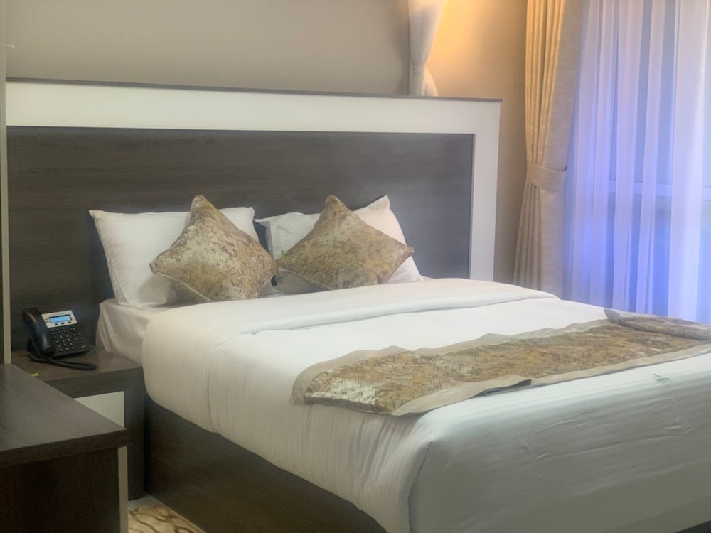 Deluxe Single Room, Balcony, Mountain View