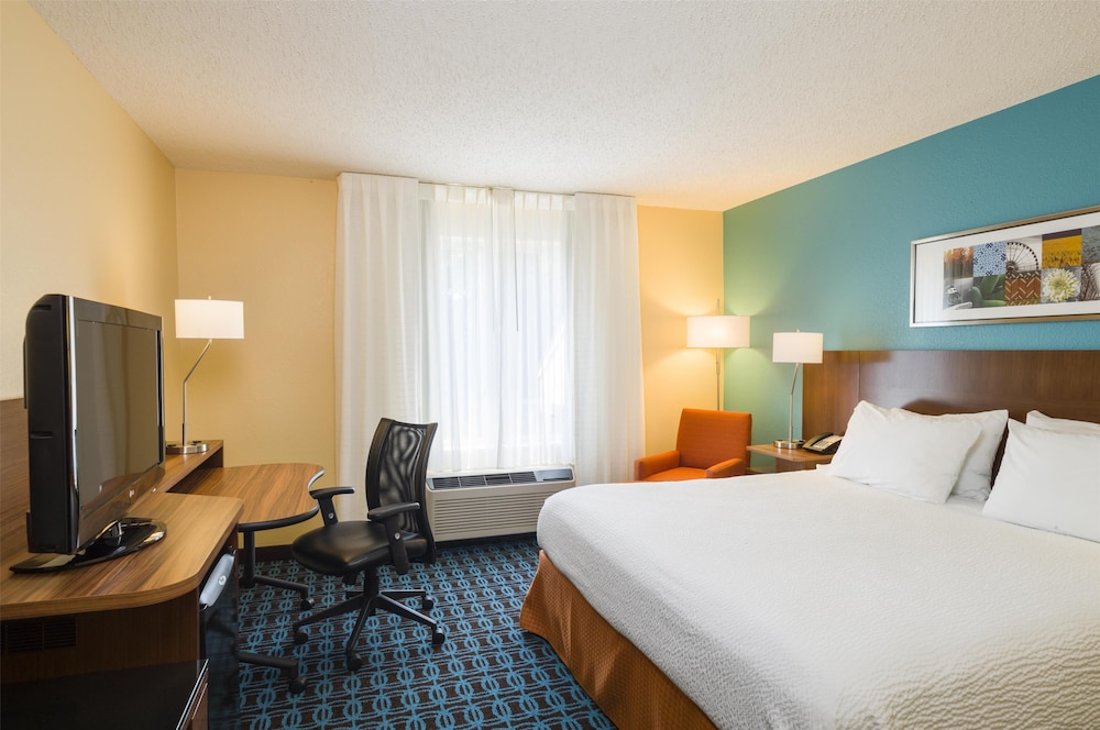 Standard Room, 1 King Bed, Accessible, Non Smoking - Photo 3