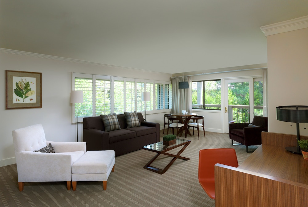 Gold Brook Suite photo 3