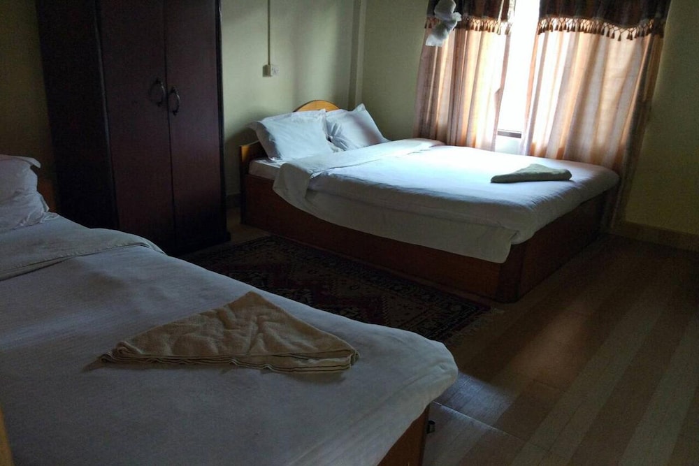 Deluxe Double or Twin Room, Multiple Beds photo 2