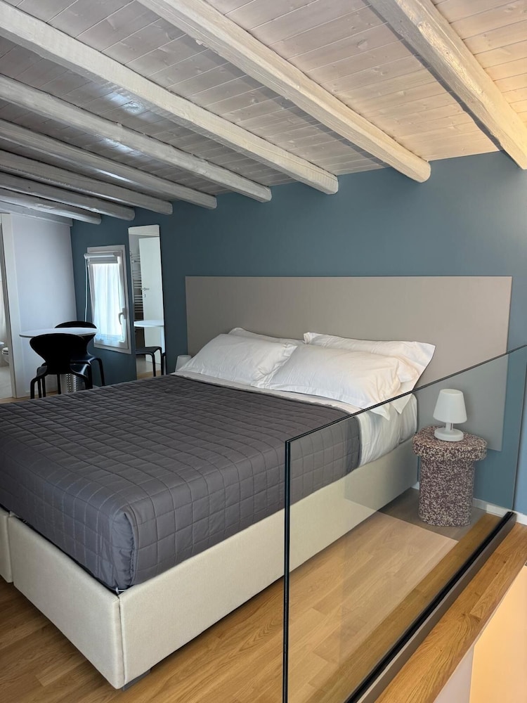 Exclusive Double or Twin Room, City View