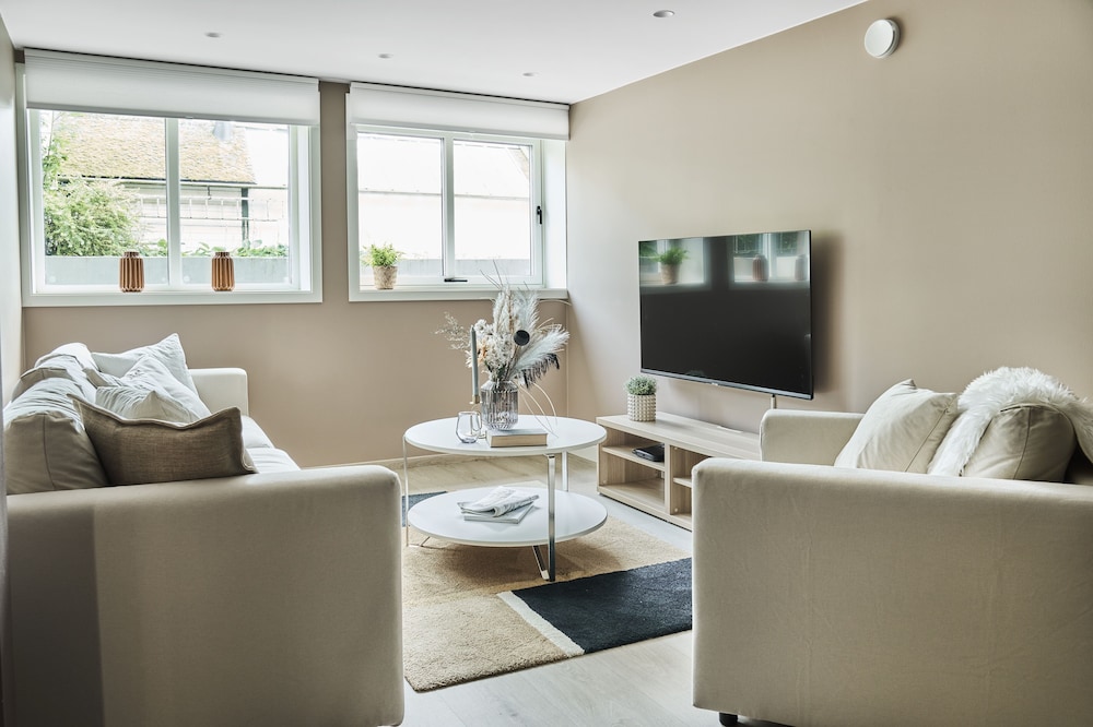 Junior Apartment