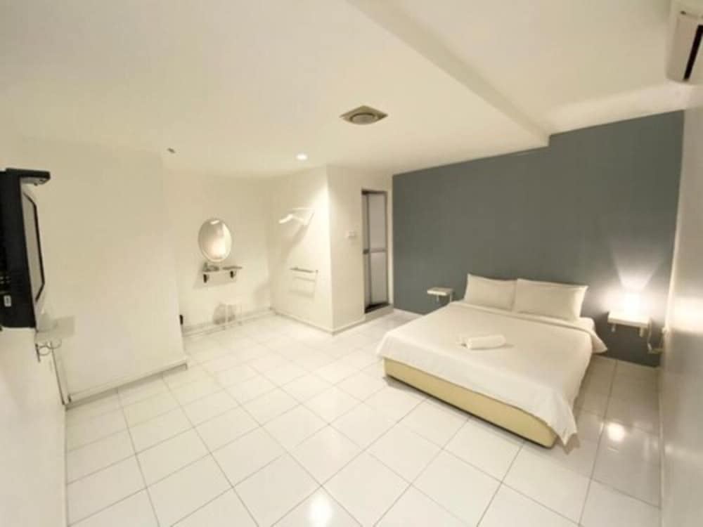 Double Room, No Windows