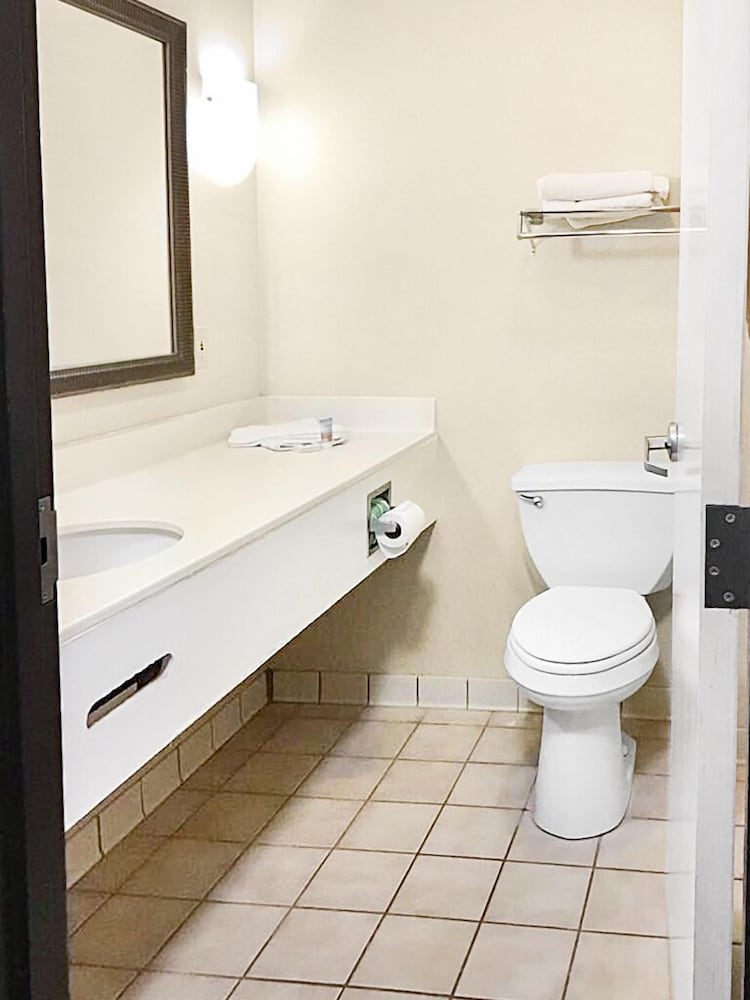 Comfort Room, 2 Double Beds, Accessible, Non Smoking photo 3