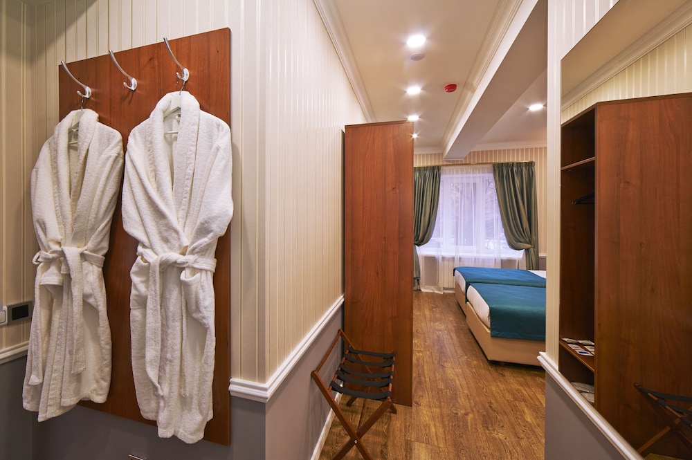 Standard Twin Room, Non Smoking photo 1