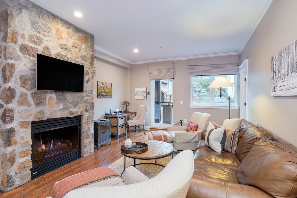 Condo, 3 Bedrooms