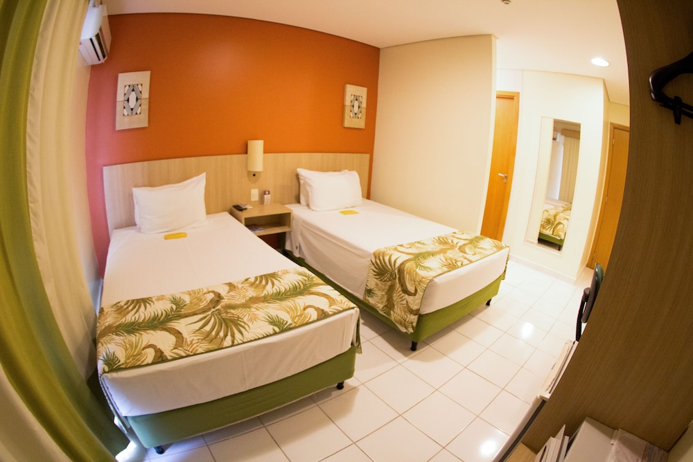 Standard Twin Room - Photo 3