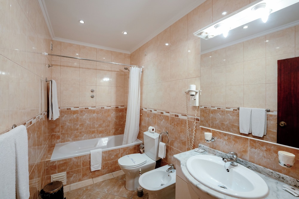 Superior Quadruple Room - Photo 8