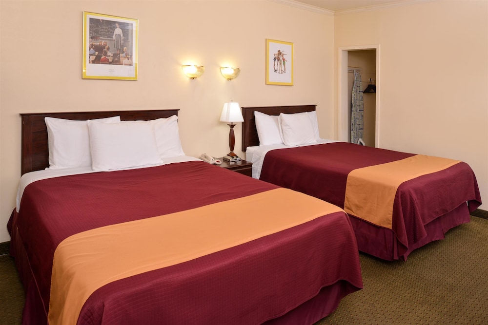 Room, 2 Double Beds, Non Smoking - Photo 3