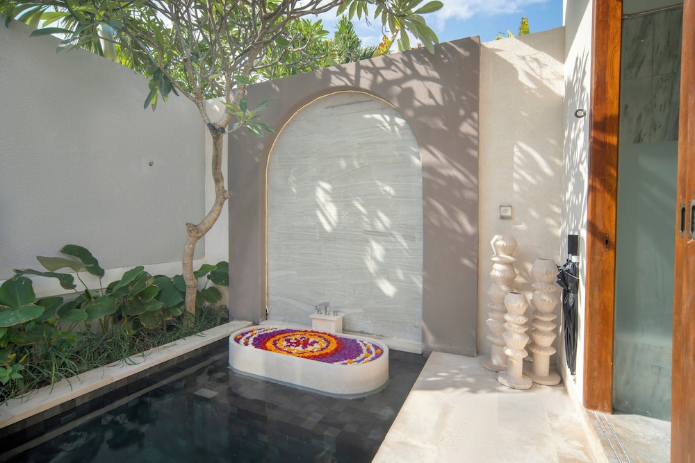Royal Villa - Photo 11