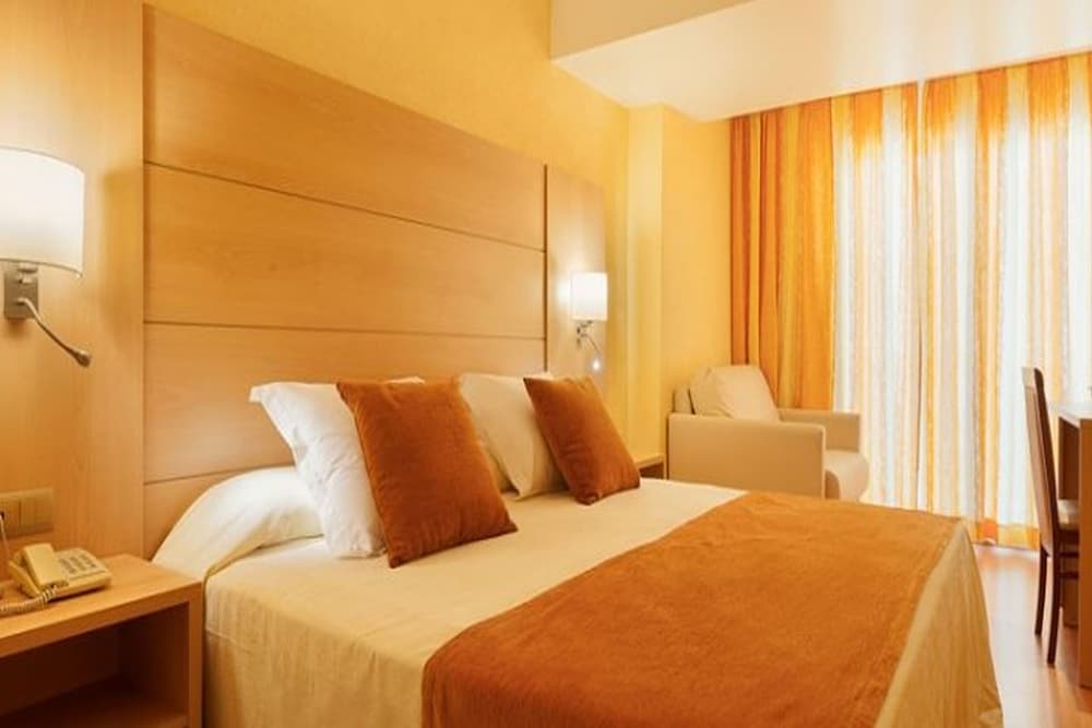 Double or Twin Room, Sea View - Photo 5