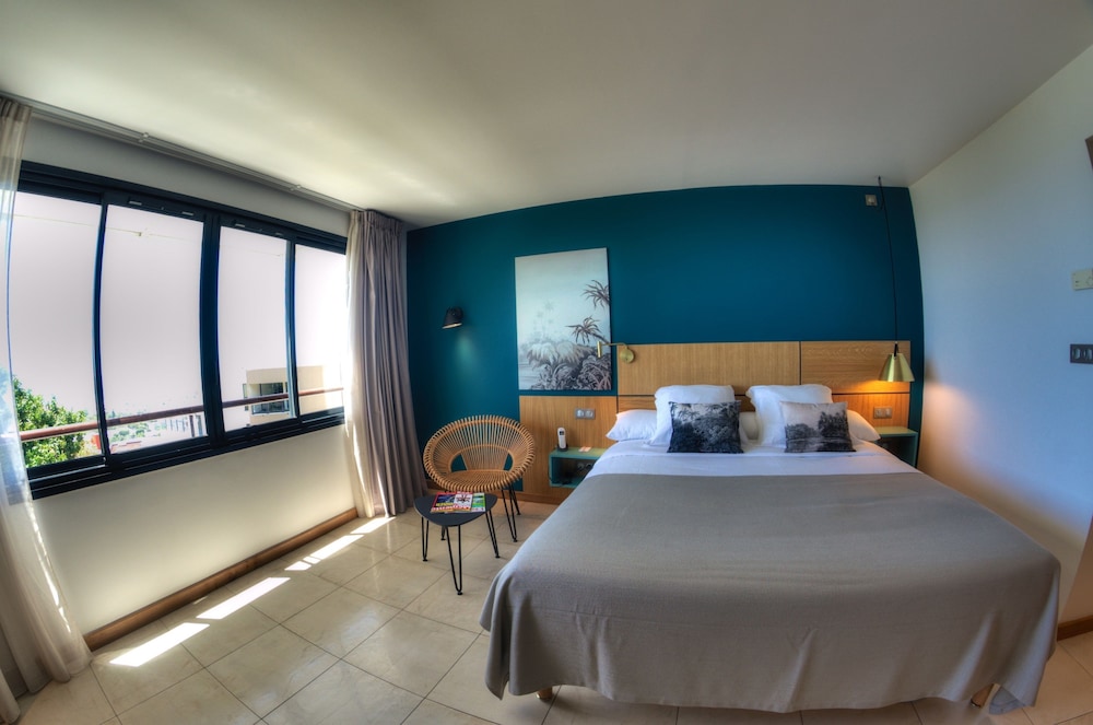 Classic Double Room, Partial Ocean View photo 2