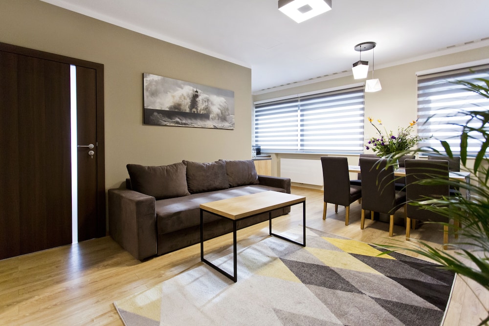 Apartment photo 2